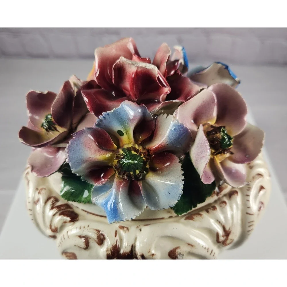 CAPODIMONTE Flowers  HH6 ITALY Lid Footed Bowl Tureen Covered Dish